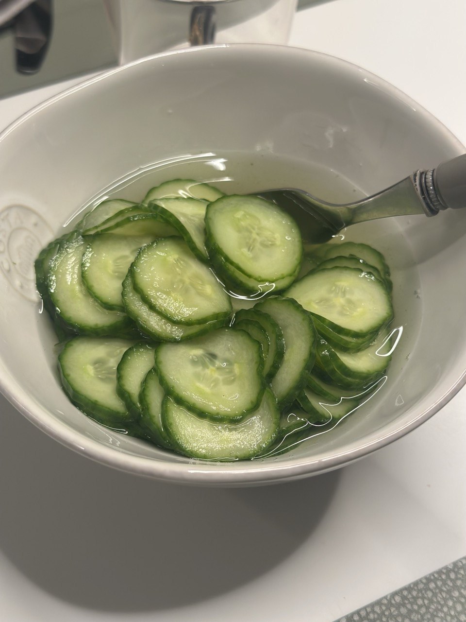 Frisk gammeldags agurkesalat
